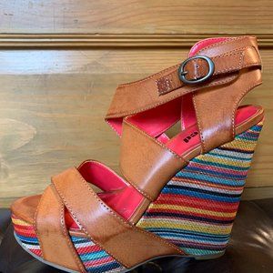 Platform Wedge Sandal Butterscotch Upper w/a Rainbow Colored Wedge, Size 7M